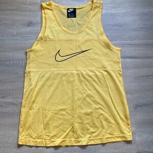 Nike top